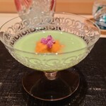 伯雲 - 北海道根室の塩水雲丹と生湯葉、うすい豆の摺り流し