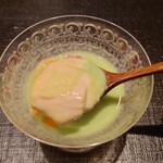 伯雲 - 北海道根室の塩水雲丹と生湯葉、うすい豆の摺り流し