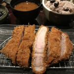 農村料理の店 もくもく - とんかつアップ