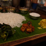 Kalpasi - 菜の花のサグ、筍とズッキーニのマサラポリヤル、春キャベツのトーレン