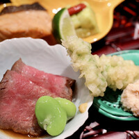 おおたに - 桜鯛の塩焼き、鯛の子うま煮、たらの芽天ぷら 竹の子と平貝の木の芽味噌和え ローストビーフとそら豆のたで塩