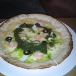 レトロバックページ - エビとバジルのピザ