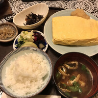 やげんぼり 赤坂店 - ぷるんぷるんの出し巻きが美味しいのはもちろんのこと、他のおばんざいとの組み合わせが絶妙にちょうど良いのです。