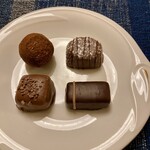 GODIVA - 沖縄の夕日　ベルジアン ワッフル　モダン　ベルジアン トラディショナル　ダーク スペキュロス（2022年2月）