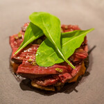 レストラン オオツ - 2022.4 会津産馬ハラミ肉 ジロール茸 モリヨン茸 ケッパー 赤ワインソース