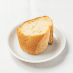 おいしいパスタ - 焼き立てバゲット