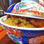 とんかつは飲み物。 - たまごソースかつ丼（大盛）870円（惣菜３種類まで無料、ご飯大盛無料）