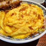 とんかつは飲み物。 - たまごソースかつ丼（大盛）870円（惣菜３種類まで無料、ご飯大盛無料）