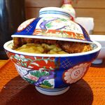 とんかつは飲み物。 - たまごソースかつ丼（大盛）870円（惣菜３種類まで無料、ご飯大盛無料）