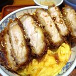 とんかつは飲み物。 - たまごソースかつ丼（大盛）870円（惣菜３種類まで無料、ご飯大盛無料）