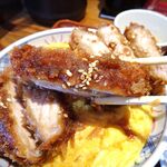 とんかつは飲み物。 - たまごソースかつ丼（大盛）870円（惣菜３種類まで無料、ご飯大盛無料）