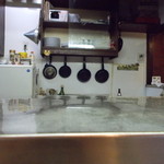 洋食いしだ - 磨きこまれた調理場