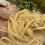 釜利家 - 特注の中太麺