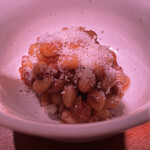 Panch - お通しの角田産大豆のトマト煮