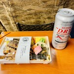 稚加榮茶寮 - ピリッと来る明太高菜でビールが進む。ビールのつまみになる海苔弁は無駄に高い駅弁よりよっぽどイイ。