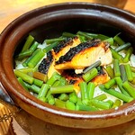 魚喰まつもと - 土鍋ごはん
      　サクラマスとわらびの炊き込みご飯