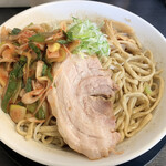 野菜みそラーメン 鬼首 - 煮干油そば 400g ネギキムチトッピング
      麺カタで！