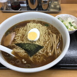 らーめんどんぐり - らーめん、800円。薬味ネギ、100円。