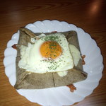 鳥ふみ - そば粉のガレット
      