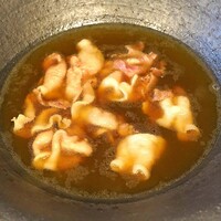 柚木元 - 月の輪熊のロース肉を入れます