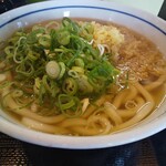 ウエストうどん - セルフのネギと天かすをタップリ。