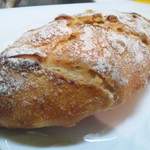 ル　ペトラン - 2013.2. グレープフルーツとカシューナッツのカンパーニュ（\510）