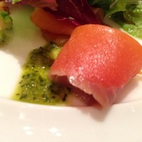 RIGOLETTO KITCHEN - 【前菜】サーモン、アンチョビとケイパーのソース5点◯
                