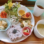 Habu Kafe Suzu No En - ハーブプレートランチ