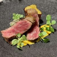 HAGI - 福島の14歳の黒毛の薪焼き さつま芋、人参のソース