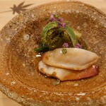 鮨 むらやま - 春野菜のお浸しと北寄貝の炙り