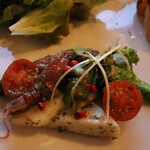 ミニPizzaと西洋料理 unnoe - 前菜：ホタルイカ＆野菜のハーブオイル和え(2022年4月)