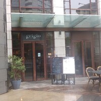 grigio la tavola - 