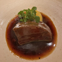 O2 - 牛ほほ肉の豆鼓煮込み