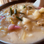 長崎ちゃんぽん 幸楽 - 鶏パイタンスープに、ちゃんぽん麺に皿うどんの具。。ウマし！