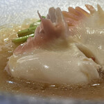 松石 - 亘理産北寄貝と春雨に炒め春芹、スープは北寄貝の出汁と焦醤油