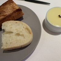 Terres de Truffes, Tokyo - トリュフバターとバケット