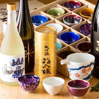 More than 10 types of local sake are always available. Local sake and specialty pottery from Kyushu