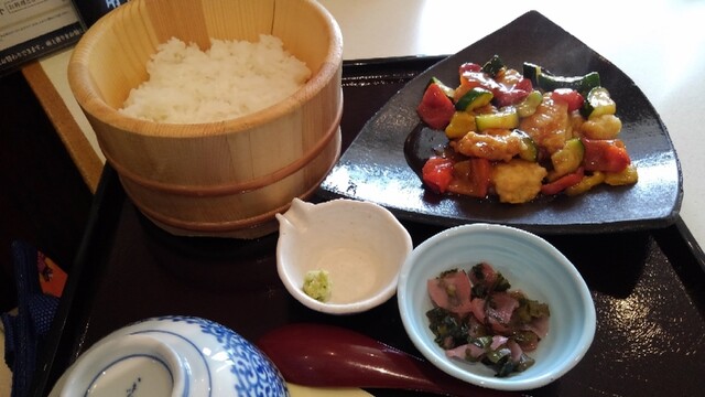 おひつごはん四六時中 秋田御所野店 - 四ツ小屋（丼）の写真