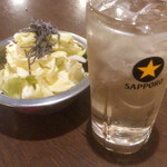 居酒屋いなやん - 料理写真:お通しキャベツとハイボール