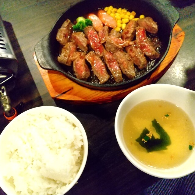 焼肉りん - ご飯とスープとサラダ付き