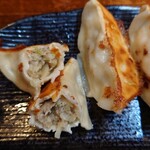 海海ラーメン - 餃子の断面
