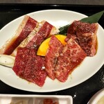 焼肉 炎座 - 大判スライス、ロース、上カルビ、ハラミ