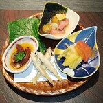 御料理 こう太 - 八寸、蛸柔らか煮、稚鮎揚げ、アオヤギ和え、ローストビーフ