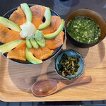 ショウズ スシバー＆ダイニング - 