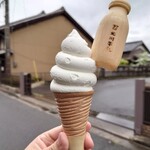 北川牛乳店 - 生ジェラートコーン焦がしもなかトッピング