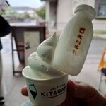 北川牛乳店 - 生ジェラートカップ米粉もなかトッピング