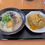 ムツゴロウらーめん - 塩豚骨らーめんと焼きめしセット