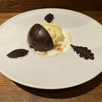ラ プランシュ - デザートにソースをかけた後