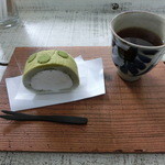 サンスーシー - 黒糖抹茶ロールとほうじ茶