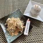 うさぎや - うさぎや餅　200円　　うさぎ万頭　180円